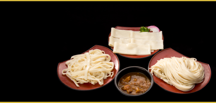 カレーつけうどんと麺の写真